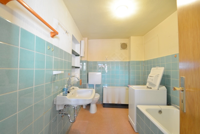 PrI 9218 Bad2 OG Zweifamilienhaus Sulzbach