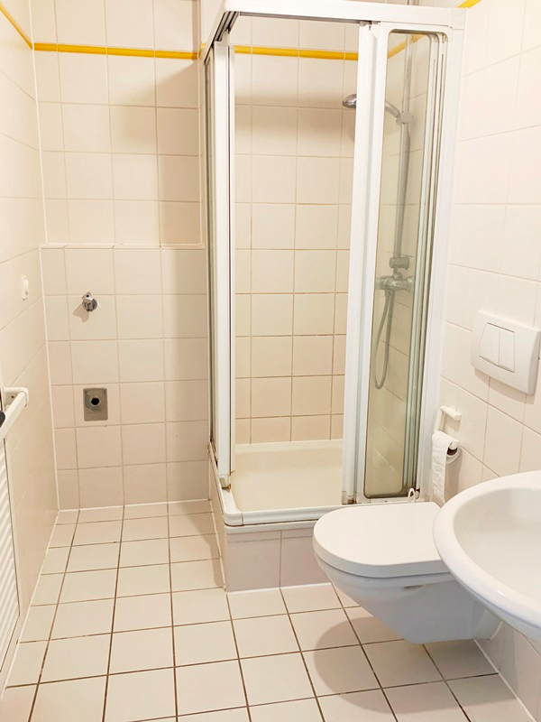 PrI 9257 Bad.jpeg Etagenwohnung Frankfurt