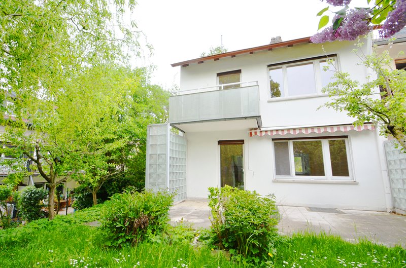 PrI 9220 Haus Ansicht Garten Reiheneckhaus Frankfurt