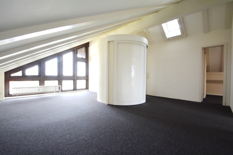 PrI 9255 Dachstudio Schlafzimm Maisonettewohnung Langen