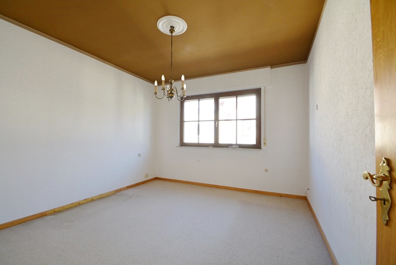 PrI 9218 Zimmer OG Zweifamilienhaus Sulzbach