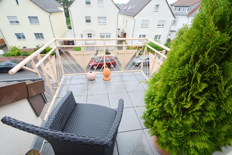 PrI 9268 Balkon Etagenwohnung Dreieich