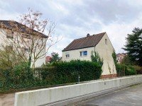 Bild (ed8855ffdc7bb216a4396a8767f5e289): Rohdiamant sucht Familie! Sanierungsbed�rftiges EFH mit gro�en Garten in Citylage von Neu-Isenburg!