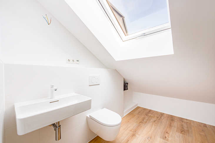 PrI 9304 Bad1 Etagenwohnung Neu-Isenburg
