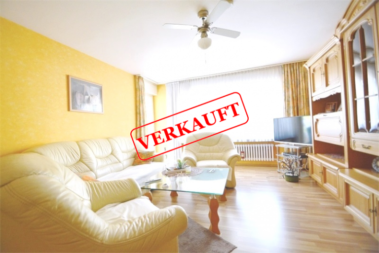 PrI 9230 Wohnzimmer Frankfurt - Nied Etagenwohnung VERKAUFT! Familien aufgepasst! Gut geschnittene, helle 4-Zi.-ETW in ruhiger Lage von Frankfurt Nied!